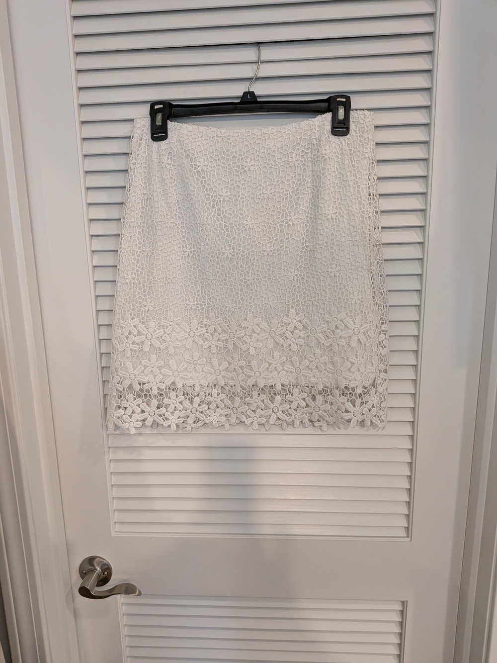 White Lace Crochet Hem Pencil Skirt Size L
